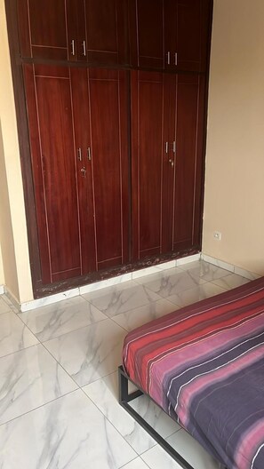 2 bedrooms, free WiFi, bed sheets - Impeccable Apartment in Abidjan, Cote D'avoire (Abidjan)