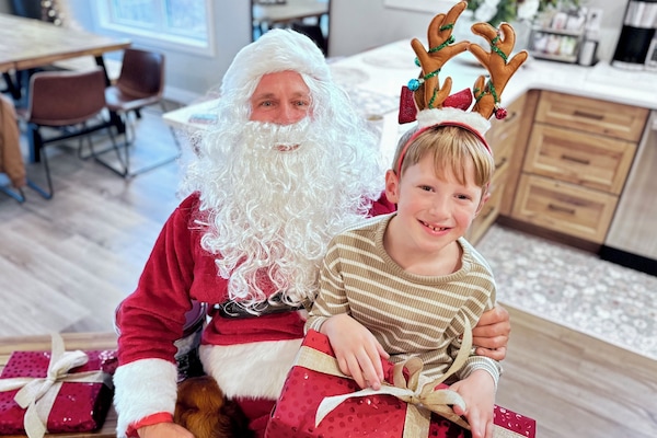 Get a visit from SANTA when you stay with North Shore Vacation Rentals!