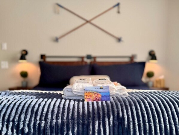 4 bedrooms, desk, iron/ironing board, travel crib