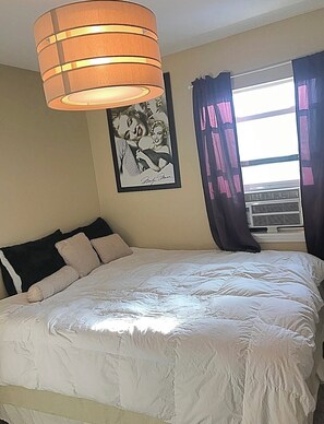 2 bedrooms, in-room safe, desk, iron/ironing board
