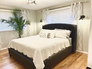 4 soverom, strykejern/-brett, wi-fi (inkludert) og sengetøy