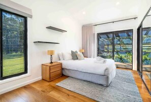 5 slaapkamers, een strijkplank/strijkijzer, wifi, beddengoed