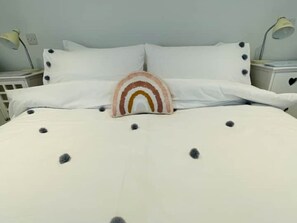 2 chambres, fer et planche à repasser, lit parapluie, Wi-Fi gratuit