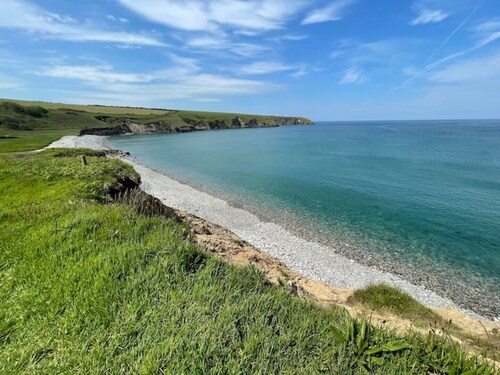 Stylish, family friendly Pembrokeshire Bluestone Barn in idyllic coastal setting