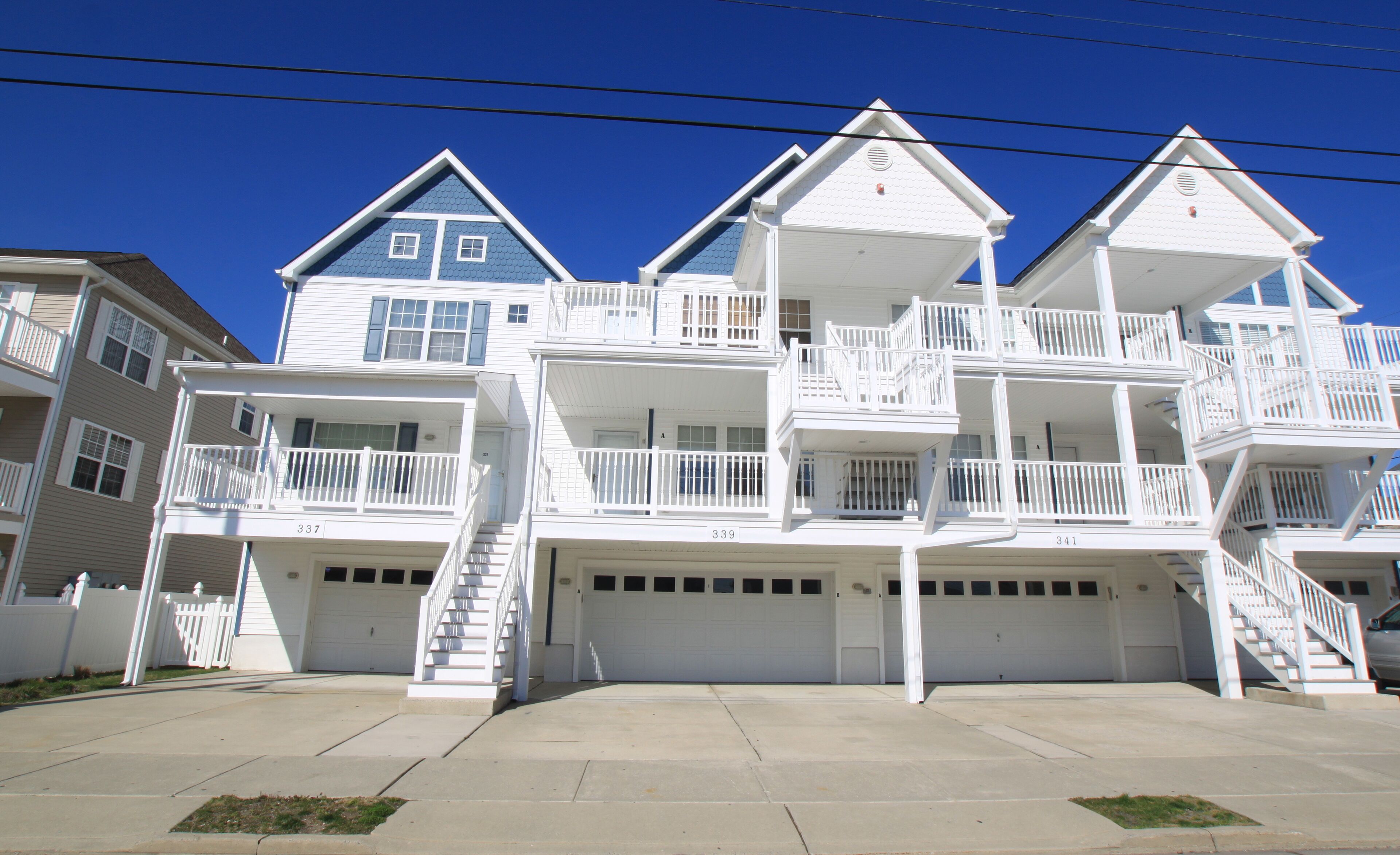 YOU CAN'T GET ANY CLOSER 2 THE BEACH & BOARDS! SEPT SAVINGS!