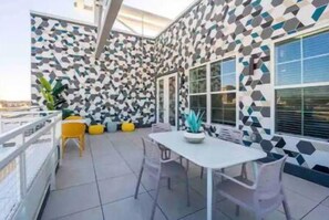 Outdoor dining - DOWN TOWN DAllAS /Bishop Arts District (Dallas)