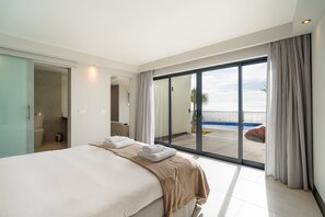 4 bedrooms, desk, internet, bed sheets