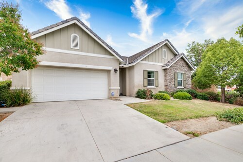 Cheerful 4 bedroom 3 bathroom house in Chino Hills