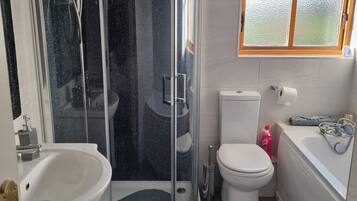 House, 3 Bedrooms | Bathroom | Towels