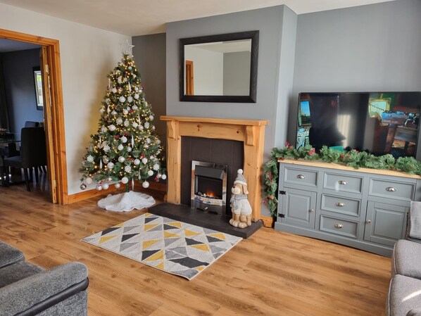 House, 3 Bedrooms | Living area