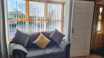 House, 3 Bedrooms | Living area | Flat-screen TV
