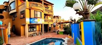 5 Bedroom Beachfront Pool & Spa
