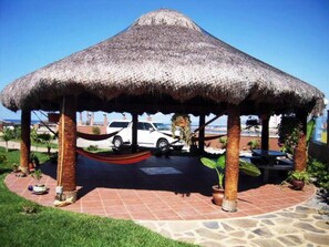 House | Outdoor dining