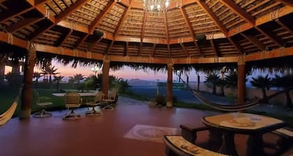 5 Bedroom Beachfront Pool & Spa