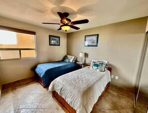 House | 5 bedrooms, iron/ironing board, free WiFi, bed sheets