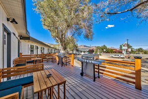 Outdoor dining - WWM Room 7A: Yosemite Base camp explore The E Sierras (Coleville)