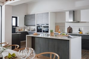 Dishwasher, coffee/tea maker