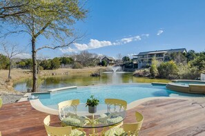 حمّام سباحة خارجي، حمّام سباحة مُدفَّأ