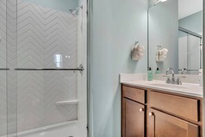 Shower, hair dryer, towels - Beer Lovers' Retreat: Cozy Loft above Brewery (Myrtle Beach)