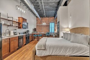 1 chambre, fer et planche à repasser, Wi-Fi, draps fournis