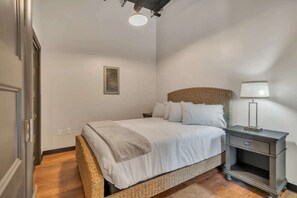 1 chambre, fer et planche Ă repasser, Wi-Fi, draps fournis