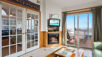 Smart TV, fireplace, table football, ping pong