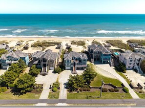 On the beach - 6119 Gone Coastal * Oceanfront * Pool (Nags Head)