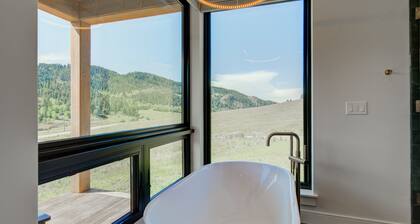 Luxury Property w/ Mountain Views - Trail Creek Luxury Mountain Retreat