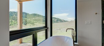 Luxury Property w/ Mountain Views - Trail Creek Luxury Mountain Retreat