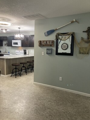 Fridge, microwave, oven, stovetop - Large family cottage steps from waters edge. (Pierceton)