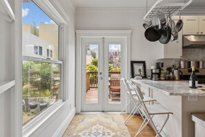 Interior - Spacious SF Haven: Cozy Bedrooms & Modern Kitchen - Safest neighborhood in SF (San Francisco)