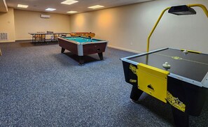 غرفة الألعاب