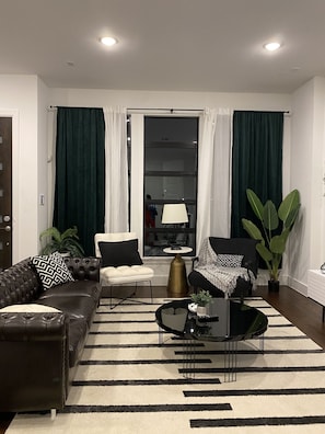 Living area - Modern Home a few minutes from Legacy Plano (Plano)