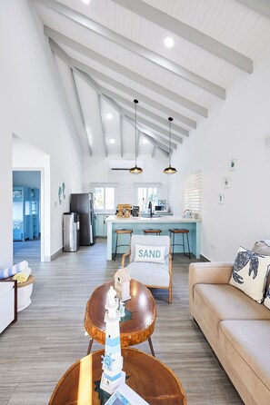 Smart TV, books, stereo - Cozy cabin with océan view (Omoa)