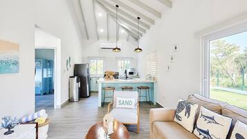 Smart TV, books, stereo