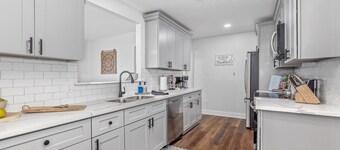 3BD Getaway with pool: Paradise Near the Casinos