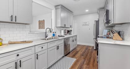 3BD Getaway with pool: Paradise Near the Casinos