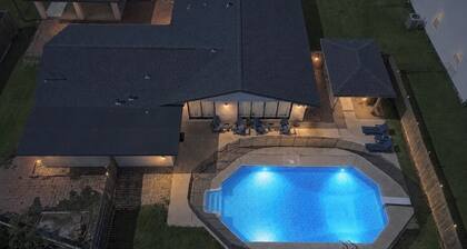 3BD Getaway with pool: Paradise Near the Casinos