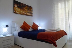 1 camera, una scrivania, ferro/asse da stiro, Wi-Fi