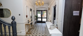 Woodford Hotel