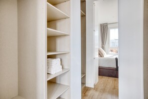 1 bedroom, iron/ironing board, WiFi, bed sheets - Amazing Chamartín 1BR, near Real Madrid Stadium, by Blueground (Madrid)