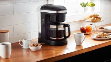 House | Private kitchen | Fridge, microwave, oven, stovetop