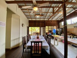 Bungalow Deluxe, vistas a la playa | Zona de estar