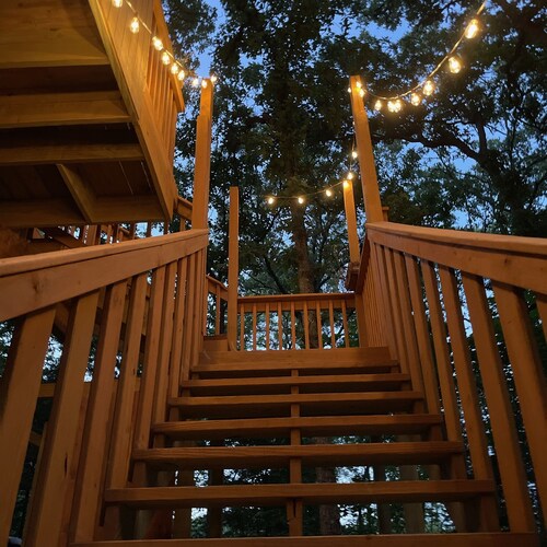 Eagle Crest Treehouse with lake view.