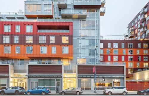New Modern, Large 1 Bedroom, 1 Bathroom + Work Space
