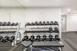 Fitness facility - New Modern, Large 1 Bedroom, 1 Bathroom + Work Space (Vancouver)