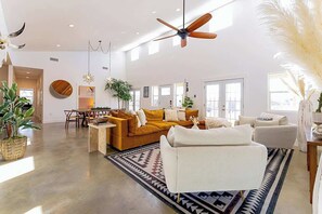 Smart TV, fireplace, offices