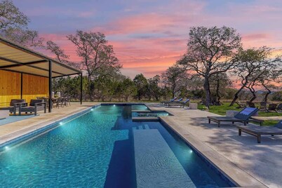 Sleeps 18, Ranch - Pool, Hot Tub, 2 Fire Pits
