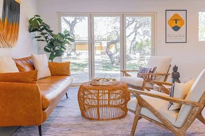 Téléviseur connecté, foyer, bureau