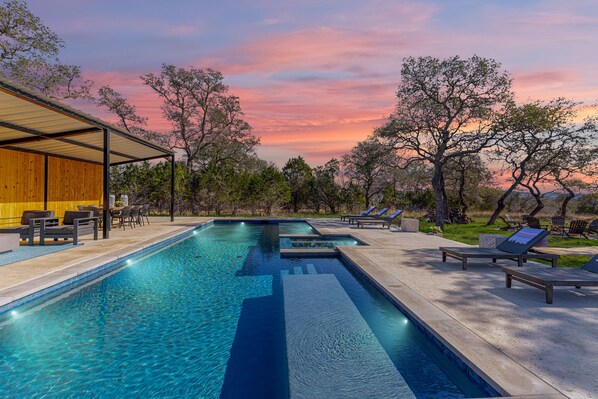 حمّام سباحة خارجي